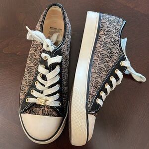 Michael Kors Women’s fashion sneakers with MK logo size 6.5